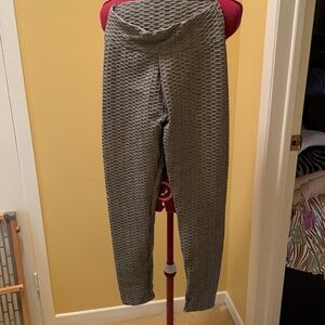 Vozobi TIK Tok High Waisted Workout Leggings Butt Lift Booty SCRUNCH NWOT